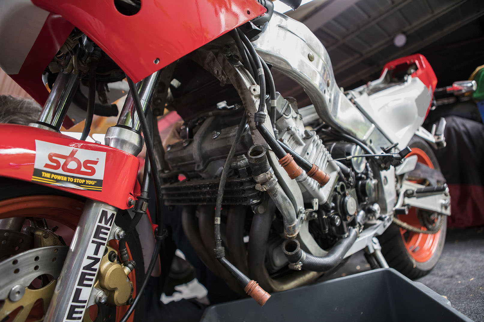 Yamaha FZR1000 project bike